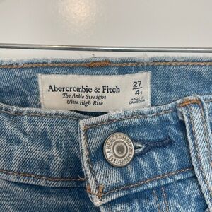Abercrombie & Fitch Ultra High Rise Ankle Jeans - Light Blue